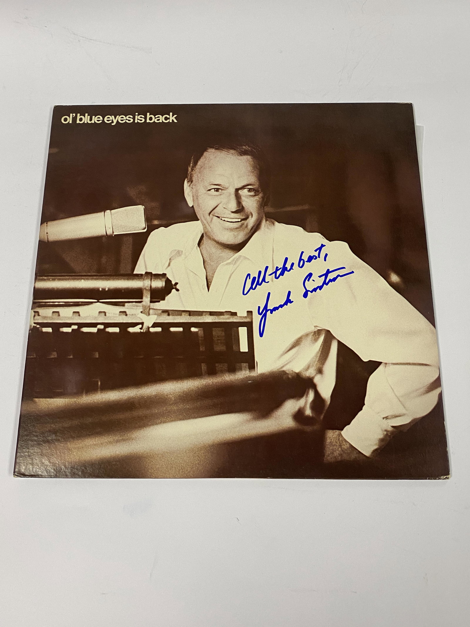 Autograph Blue Eyes Is back Vinyl: Category: CollectiblesAutograph: Frank Sinatra Item Condition: Brand New