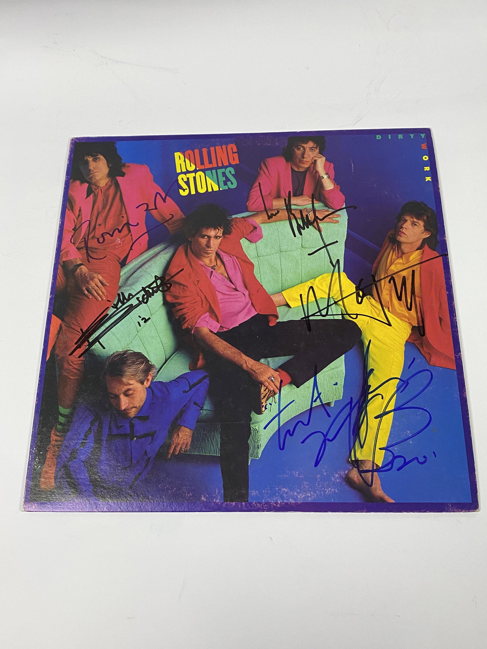 Autograph Rolling Stone Vinyl: Category: CollectiblesAutograph: Mick Jagger, Keith Richards, Charlie Watts, Ronnie Wood, Bill Wynman Item Condition: Brand New