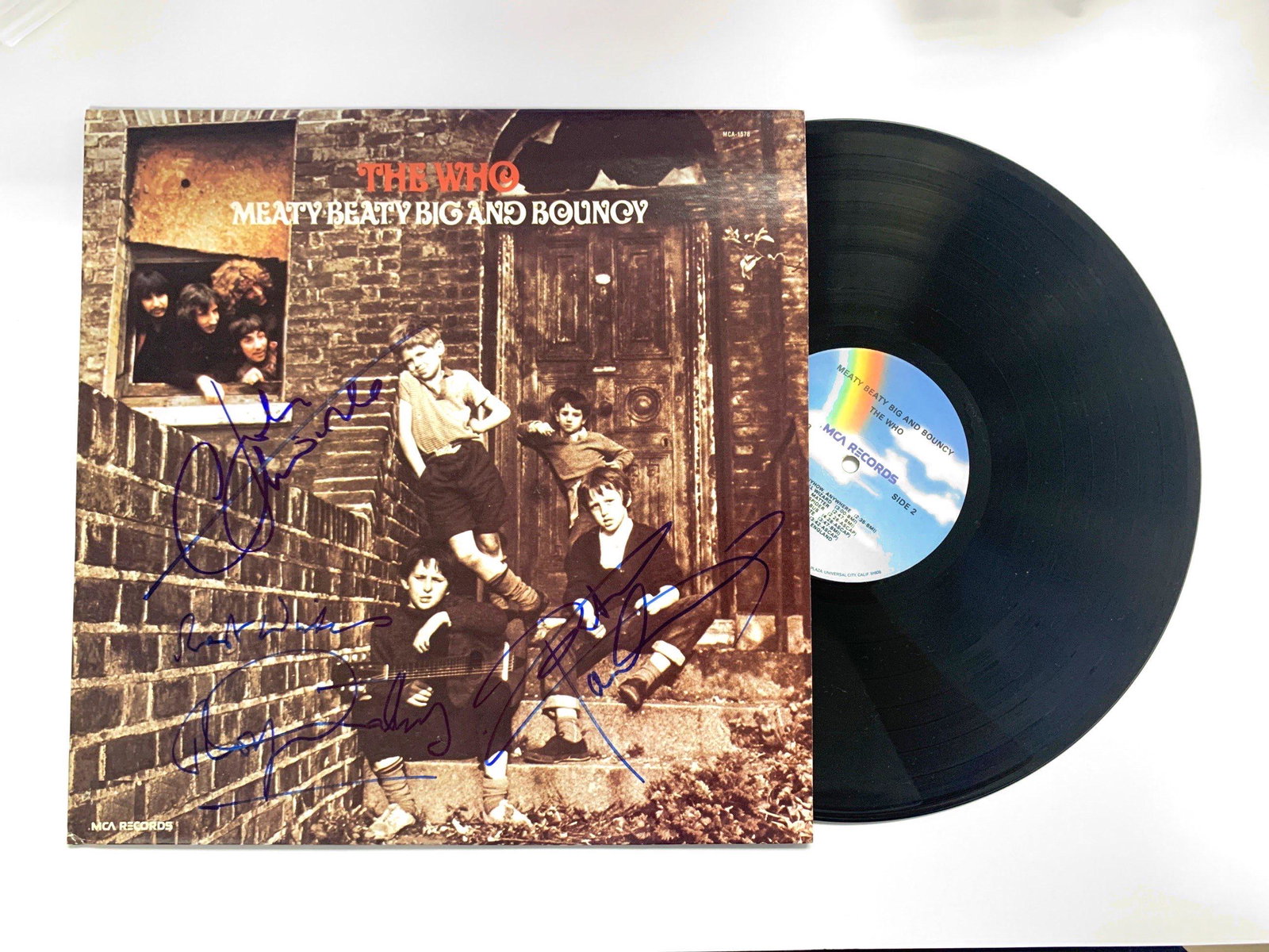 Autograph The Who Vinyl: Category: CollectiblesAutograph: Pete Townshend, Roger Daltrey, John Entwistle Item Condition: Brand New