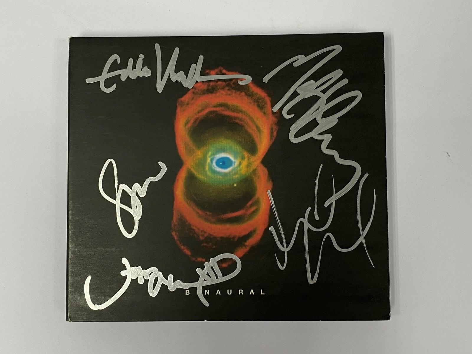 Autograph Pearl Jam CD Album: Category: CollectiblesAutograph: Stone Gossard, Dave Asbbruzzzese, Jeff Ament, Eddie Vedder, Mike McCredy Item Condition: Brand New