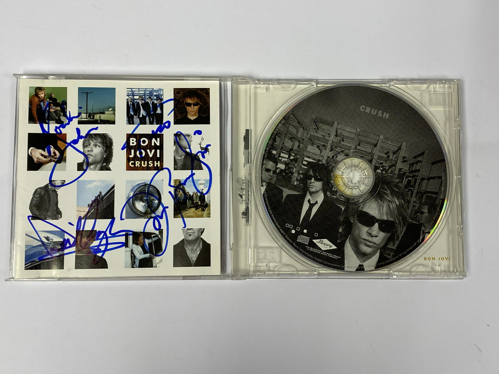 Autograph Bon Jovi CD Album: Category: CollectiblesAutograph: Jon Bon Jovi, Richie Sambora, David Bryan, Tico Torres Item Condition: Brand New