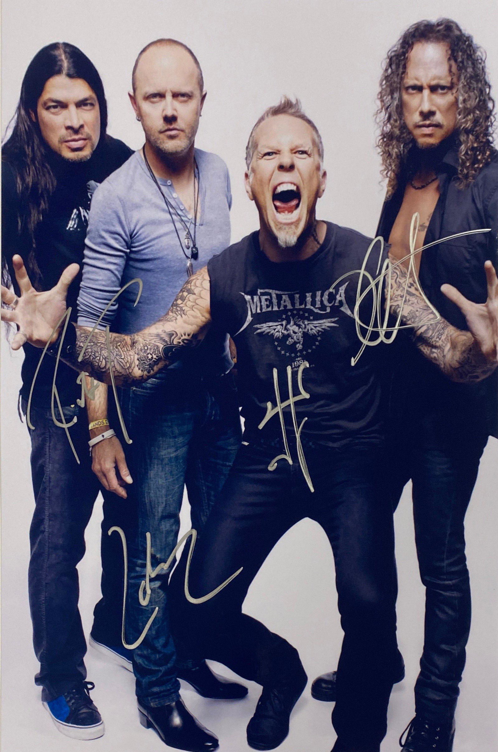 Autograph Metallica Photo: Category: CollectiblesAutograph James Hetfield, Kirk Hammett, Lars Ulrich, Robert Trujillo Item Condition: Brand New