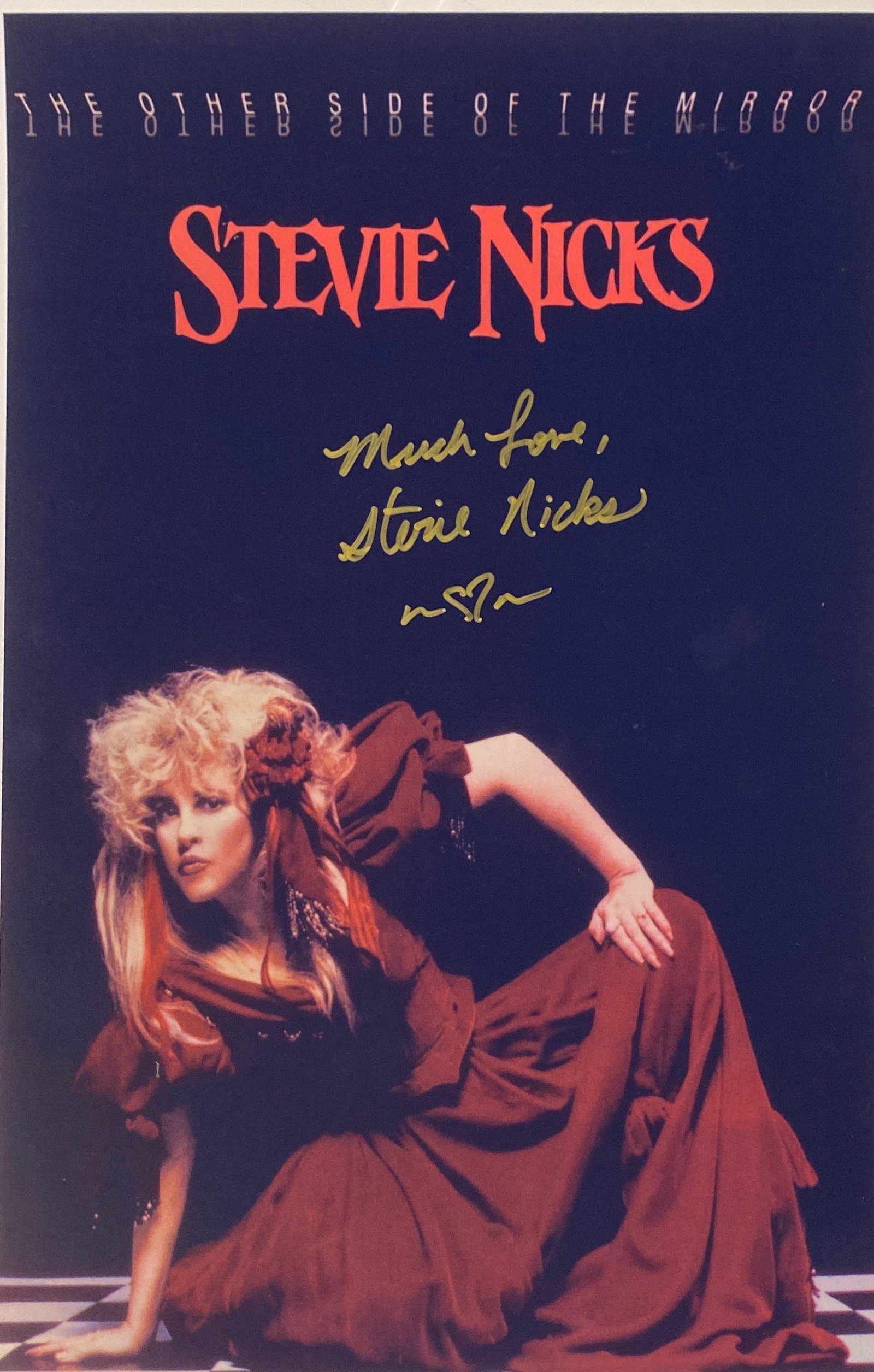 Autograph Stevie Nicks Photo: Category: CollectiblesAutograph: Stevie Nicks Item Condition: Brand New