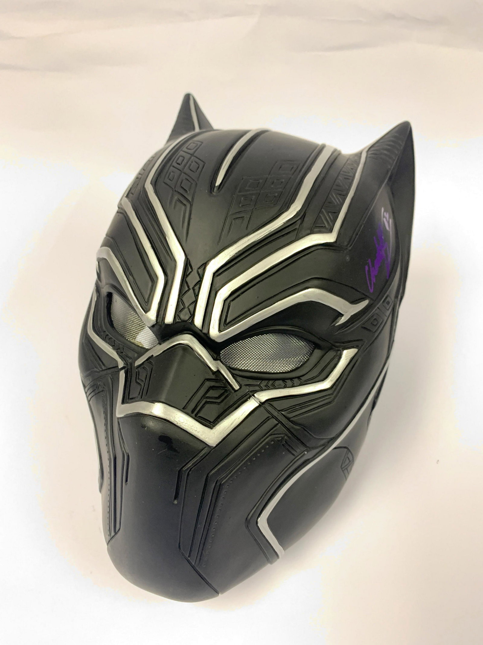 Autograph Black Panther Mask: Autograph:Chadwick Boseman, Stan Lee