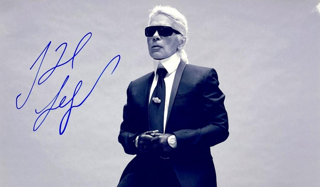 Autograph Karl Lagerfeld Photo: Size: 8 x 10'Autograph: Karl Lagerfeld