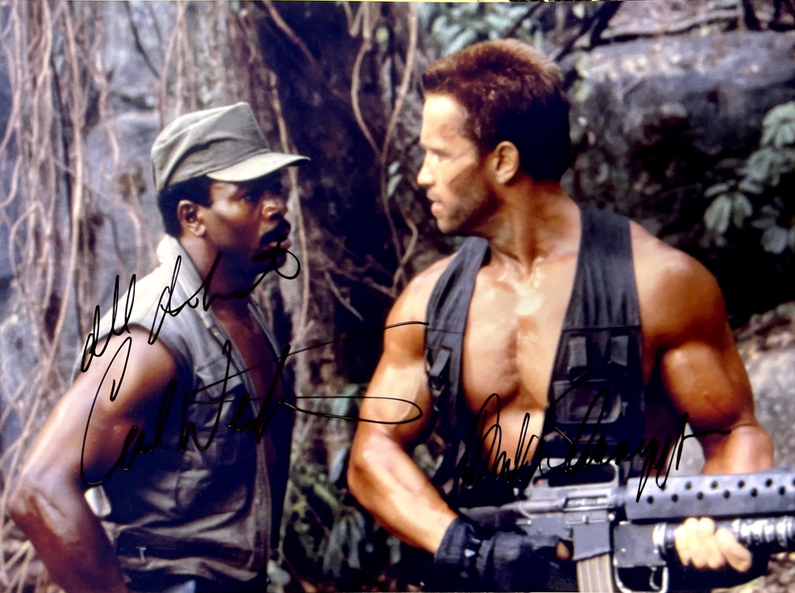 Autograph Predator Photo: Size: 8 x 10'Autograph: Carl Weathers, Arnold Schwarzenegger