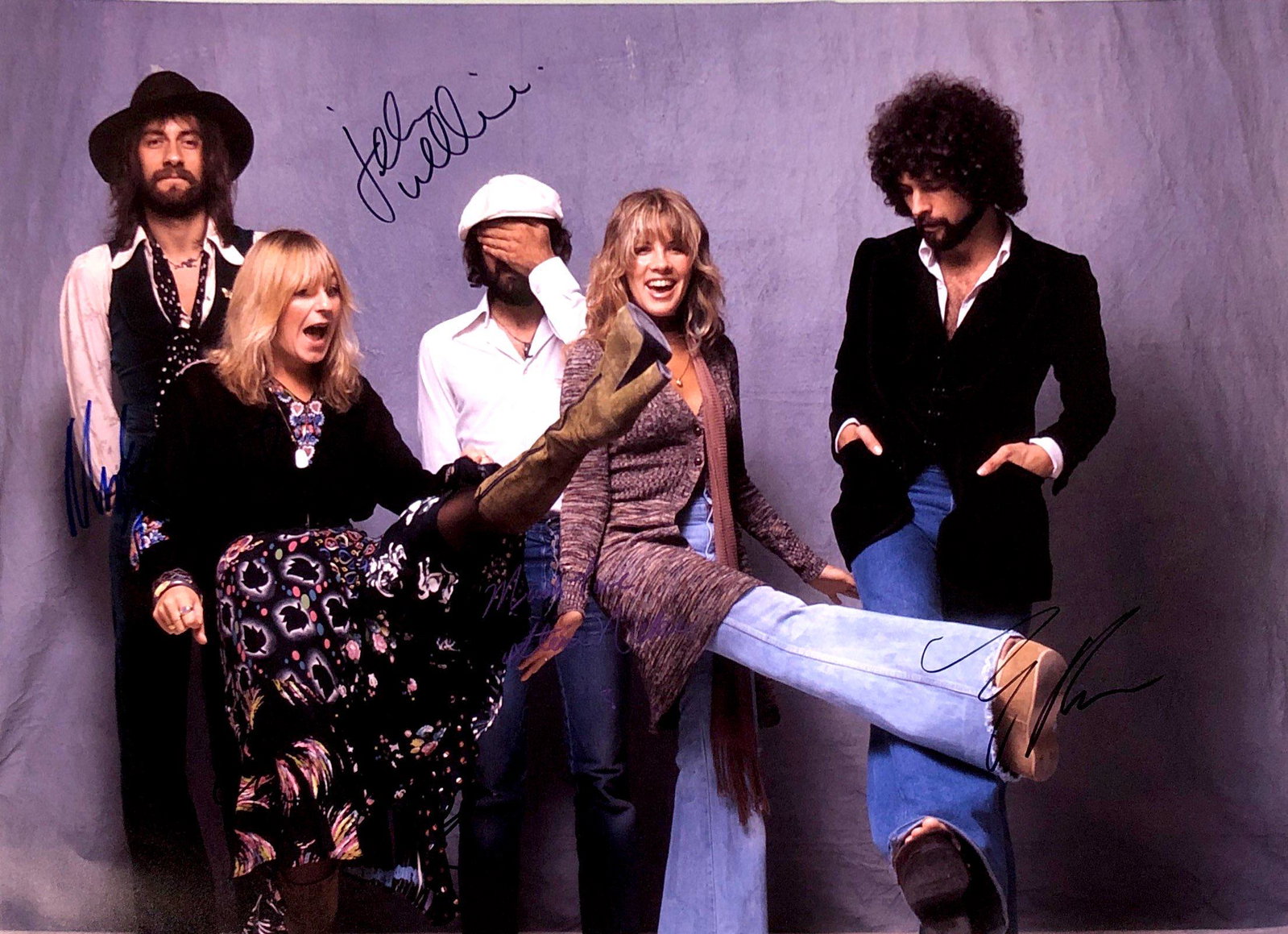 Autograph Flecwood Mac Poster: Size: A3 Autograph: Stevie Nicks, Christine McVie, Lindsey Buckingham, Mick Fleetwood, John McVie