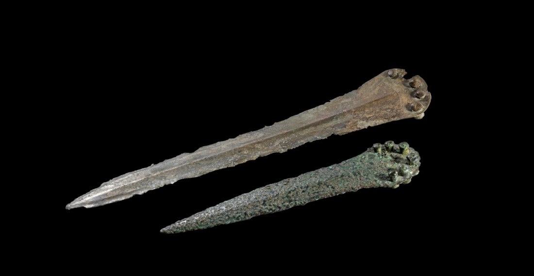 Bronzene Dolche. (1 of 1)