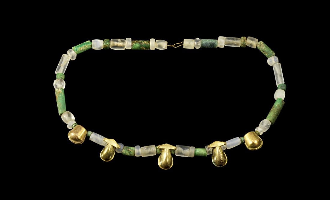 Kette mit Tumbaga Perlen. (1 of 1)