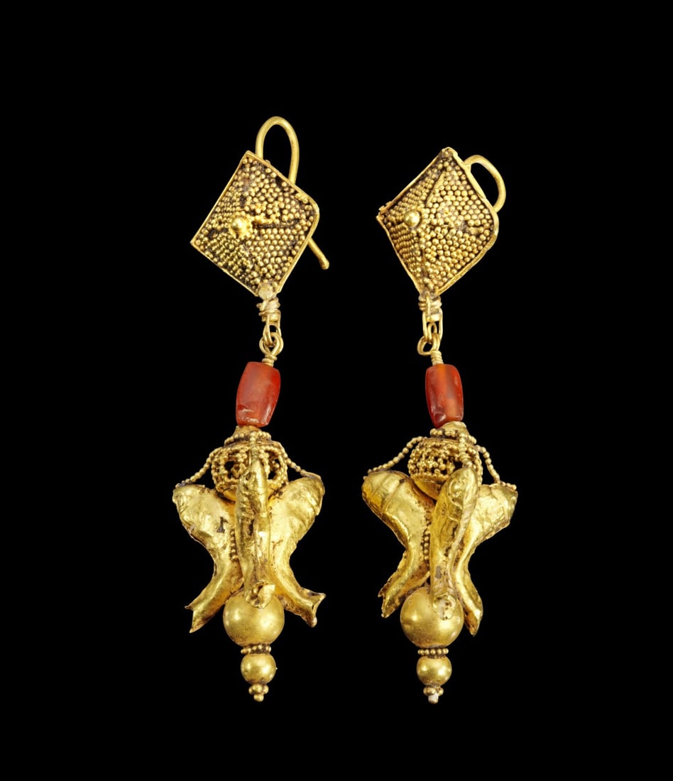 Paar Goldohrringe mit Fischen. (1 of 1)