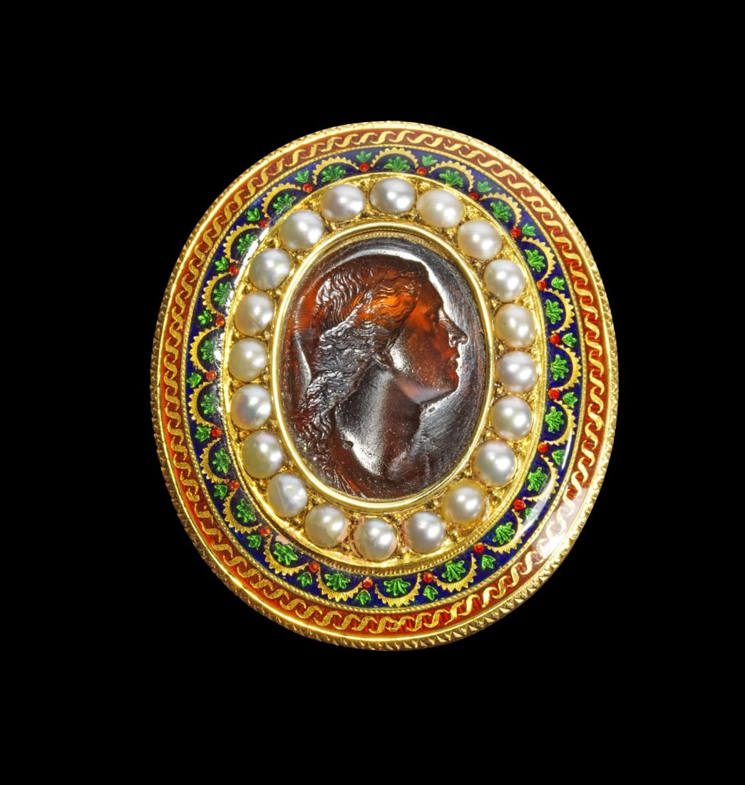 Goldbrosche mit Glasgemme. (1 of 1)