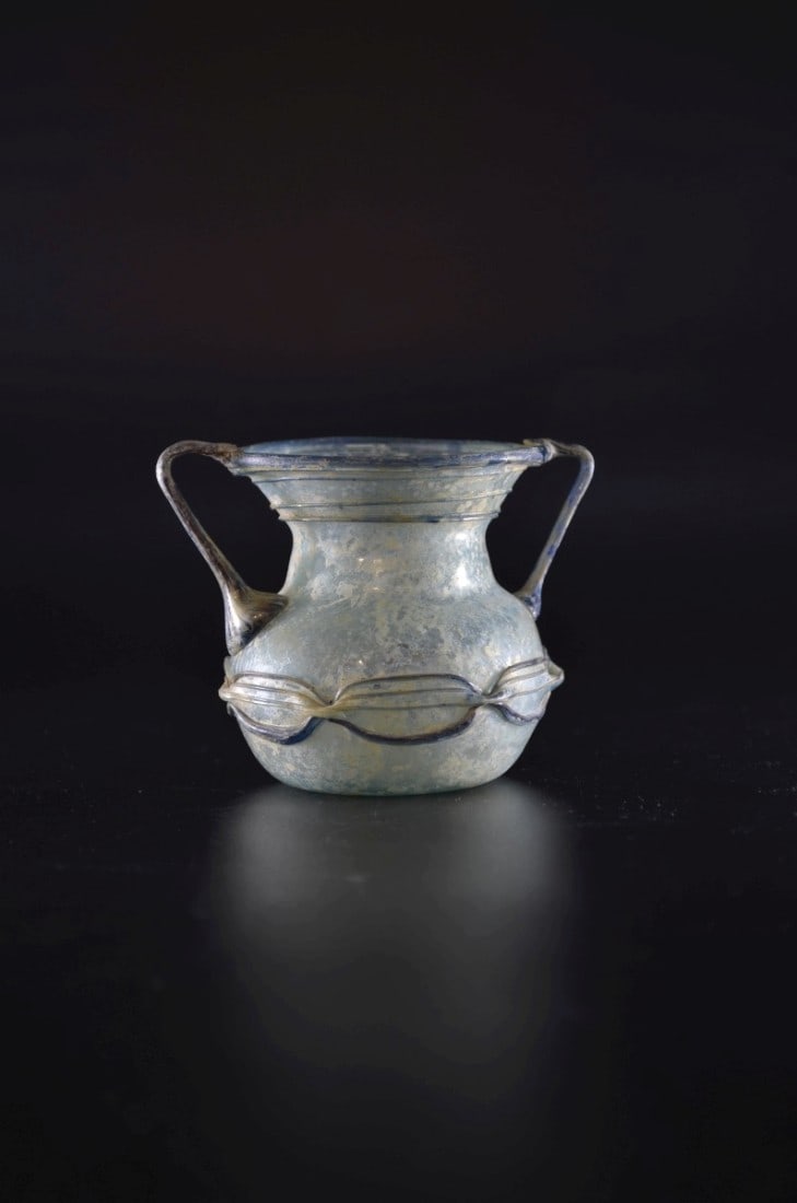 Bellied cup with two handles and thread decorations. (1 of 1)