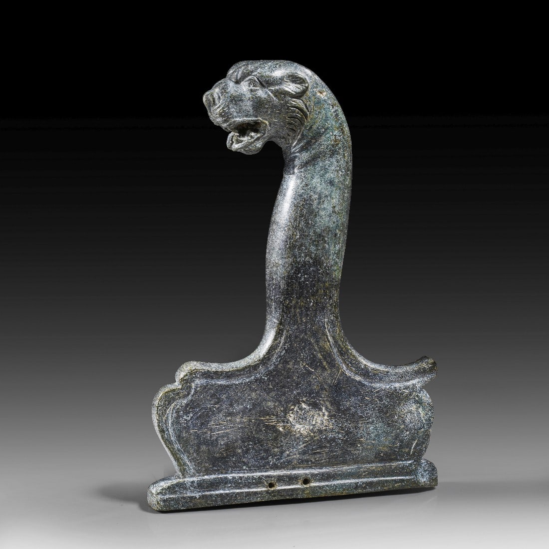 Schwertgriff mit Pantherkopf. (1 of 1)