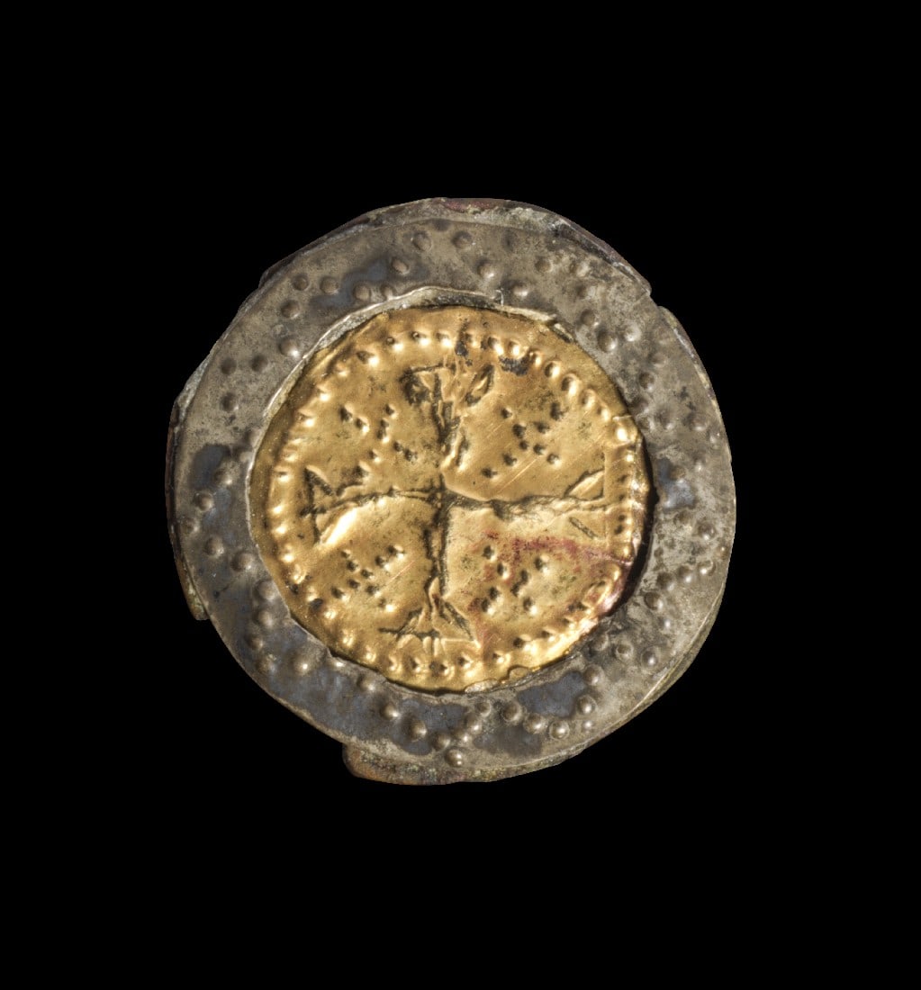 Scheibenfibel mit Goldblech. (1 of 1)