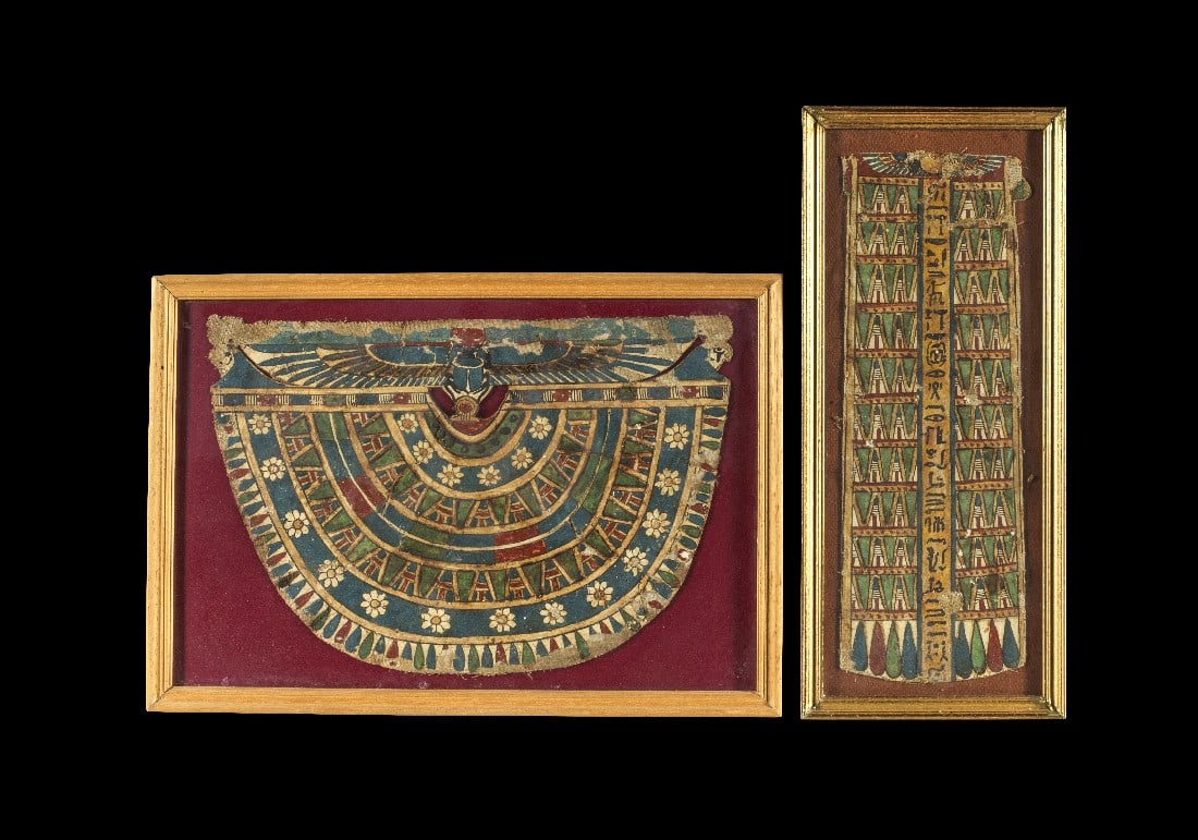 Kragen und Brustteil von Mumienkartonagen. (1 of 1)