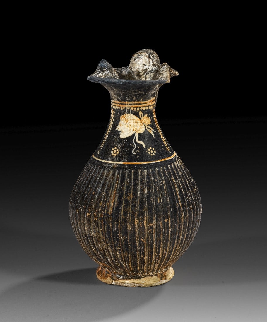 Apulischer Chous der Gnathia-Ware aus der Spotted-Spray-Gruppe. (1 of 1)