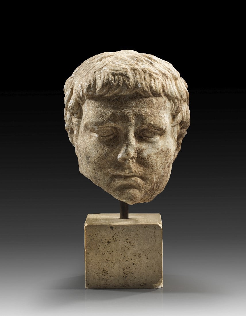 Porträt eines julisch-claudischen Prinzen.: Porträt eines julisch-claudischen Prinzen. Römische Kaiserzeit, letztes Viertel 1. Jh. v. Chr. - 1. Hälfte 1. Jh. n. Chr. H 16,5cm. Weißer, feinkristalliner Marmor. Unterlebensgroßer,