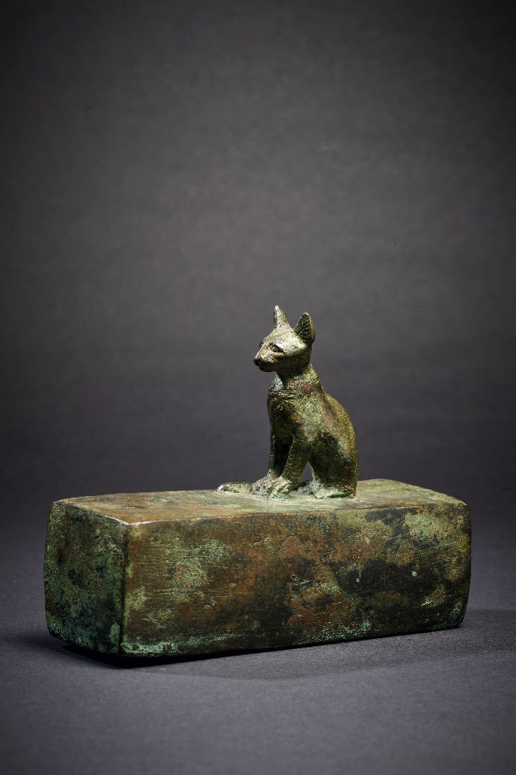 Miniatur-Sarkophag mit Katze. - 2