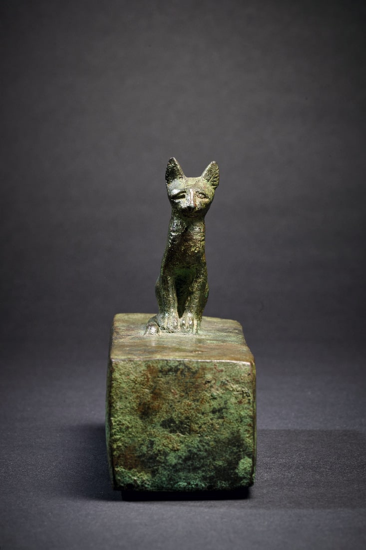 Miniatur-Sarkophag mit Katze. - 3