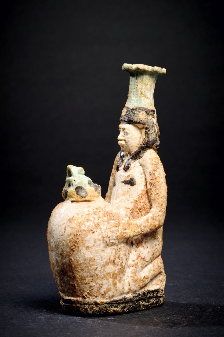 Figuerliche Parfuemflasche. - 2