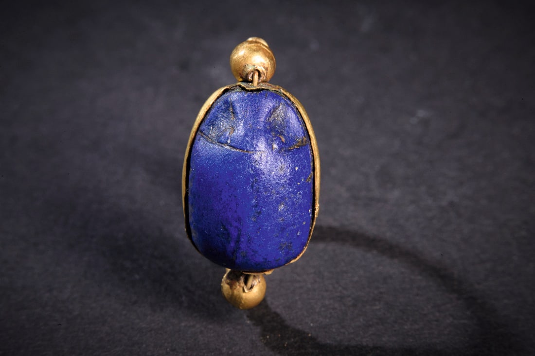 Goldring mit Skarabaeus. - 2