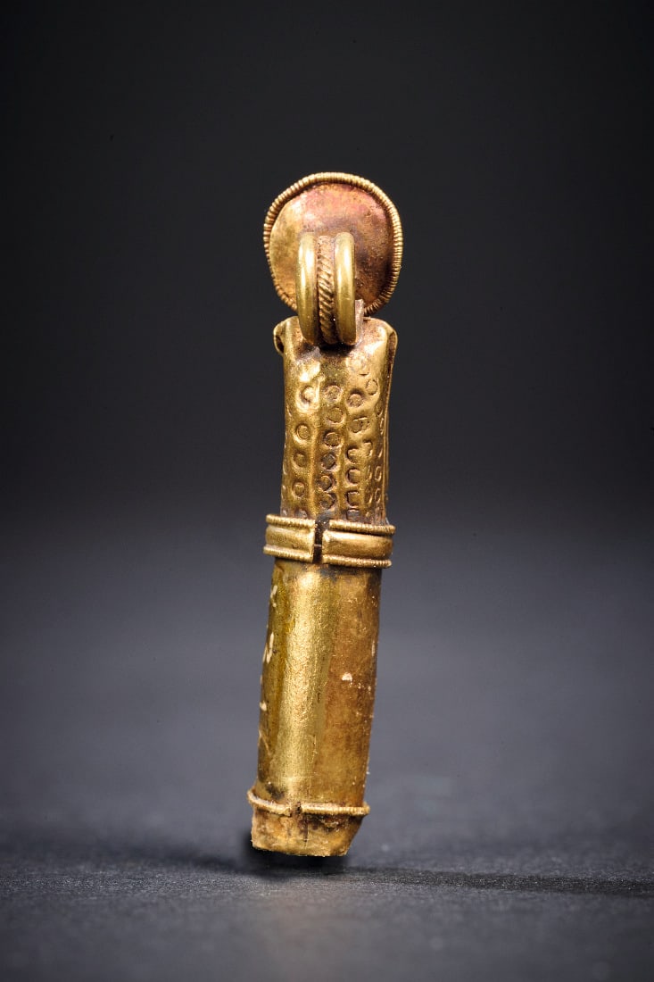 Goldenes Horus-Amulett. - 3