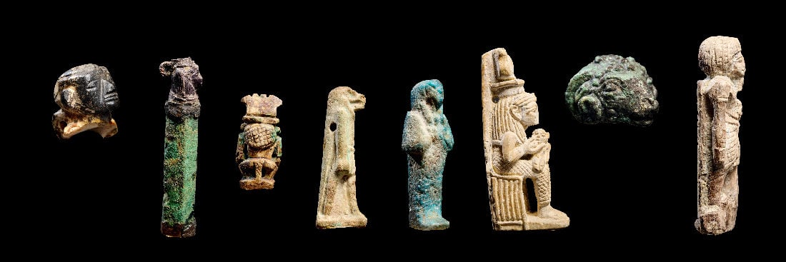 Sammlung Miniaturobjekte. - 3