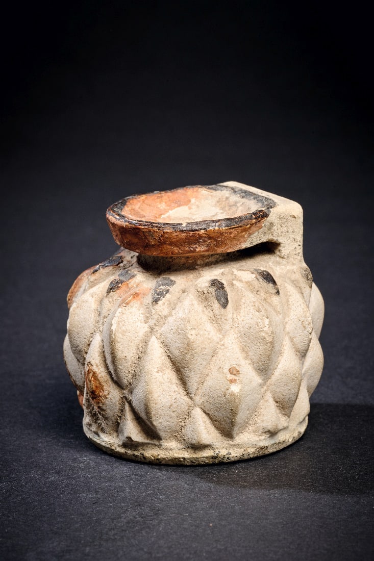 Aryballos aus Fayence. (1 of 3)