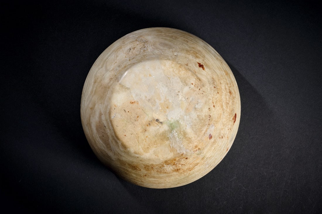Hohe Alabasterschale. - 5