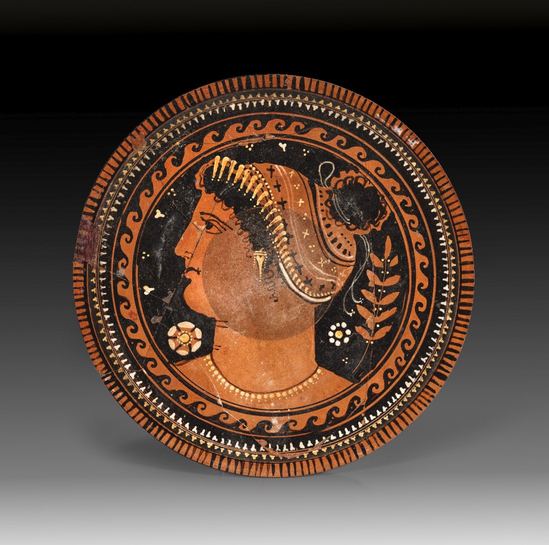 Rotfiguriger apulischer Teller des Darius-Malers. (1 of 2)