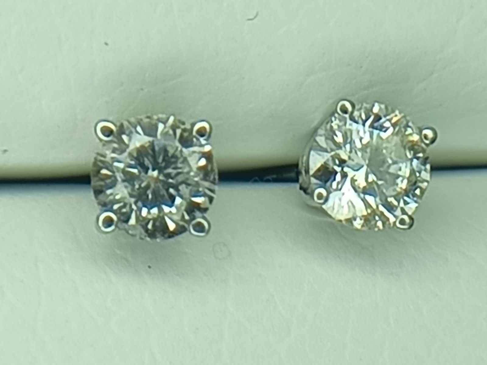 1.00 ct. Natural Round Diamond Earrings Screw Backs 14k (1 of 3)
