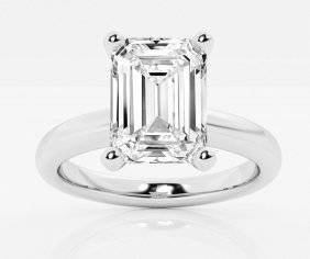 2.28 ct. Natural Diamond Emerald Solitaire Ring 18k White Gold: 2.28 ct. Natural Emerald Diamond Solitaire Ring set in solid 18k White Gold 3.87 Grams. Current Size Standard 7.0 Can be resized before shipping upon request. Diamond Clarity VVS2 / VS-1 Color I - J.