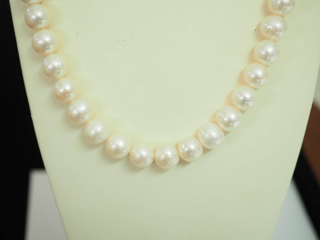 NO RESERVE Sterling Silver Natural 10-11mm Water Pearls Collar Necklace (1 of 4)