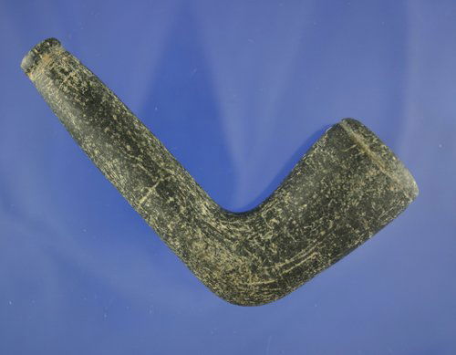 AACA 3 3/4" Steatite Pipe - Tennessee: AACA 3 3/4" Wide by 2 1/4" tall Dallas culture pipe made from black Steatite - found in Monroe Co., Tennessee. Perfect condition and very well made relic.