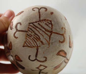 AACA 3 7/8" wide. Precolumbian painted cup - 4