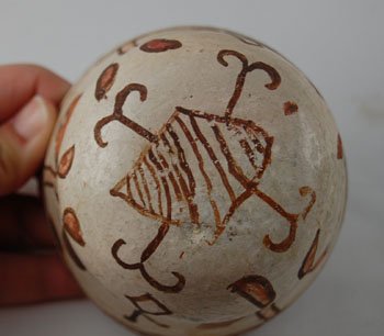 AACA 3 7/8" wide. Precolumbian painted cup - 5