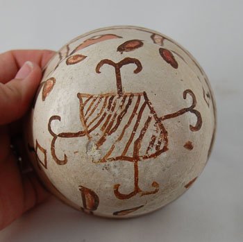 AACA 3 7/8" wide. Precolumbian painted cup - 6