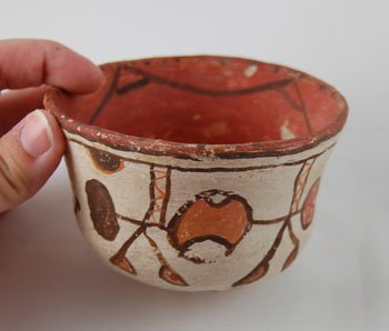 AACA 3 7/8" wide. Precolumbian painted cup - 7