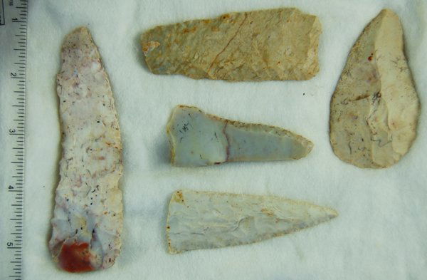 AACA Set of 5 Paleo Knives - Ohio Ex Lar Hothem: Set of 5 Paleo Knives found in Fairfield Co., OH. This is from the collection of the late author Lar Hothem's personal collection. Lar was an Ohio collector who wrote over 35 books on Indian Artifacts