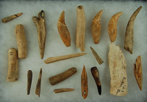 Set of 19 assorted Bone Artifacts found in Ky and O: Set of 19 assorted Bone Artifacts found in Ky and Oh. Lar Hothem Collection.