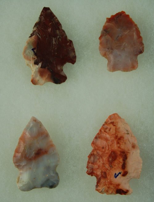 Set of 4 Colorful Flint Ridge flint OH points. Lar: Set of 4 Colorful Flint Ridge flint OH points. Lar Hothem Collection.