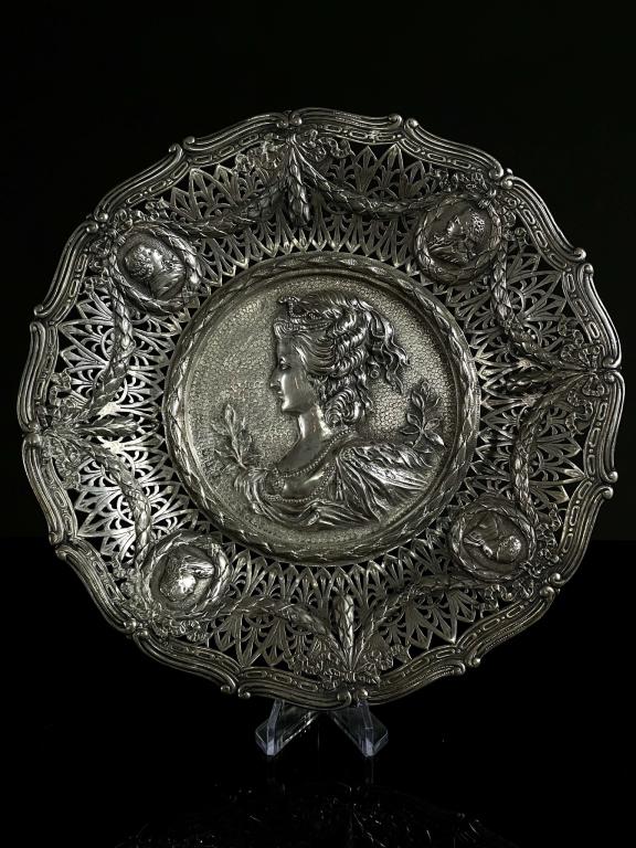Hanau Sterling Silver Marie Antionette Platter Measures 9", Weights 8.3 Ozt (1 of 8)