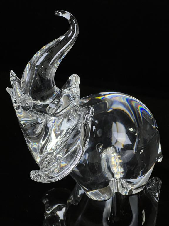 Steuben Glass Elephant Unsigned Steuben Glass Elephant, overall very good shape. (1 of 6)