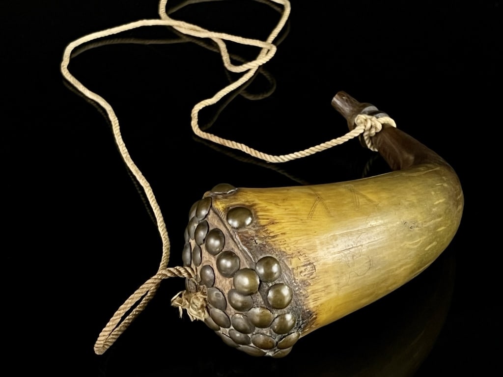 1827 Indian Removal Engraved Powder Horn (1 of 12)