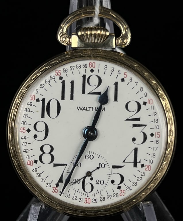 1910 21 Jewel Waltham Crescent St. Pocket Watch (1 of 4)