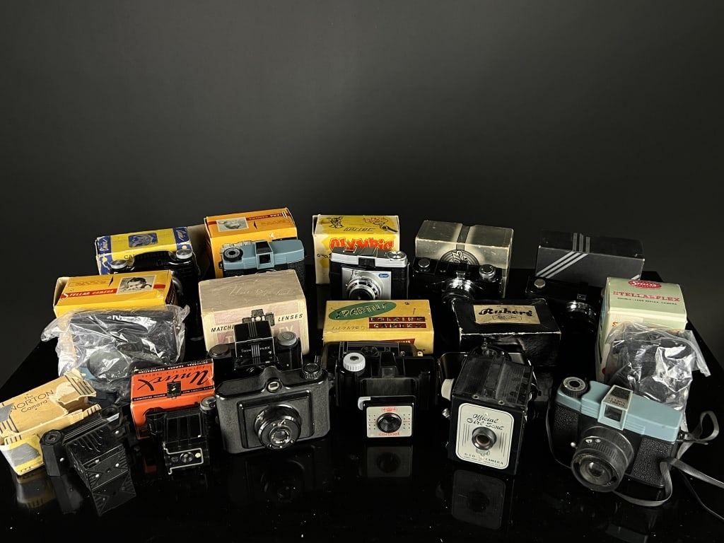 Large Lot of Cameras w/ many boxes (1 of 6)