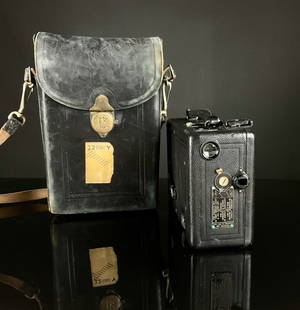 Model B Cine Kodak camera w/ leather case: See title and images for a description on this item.