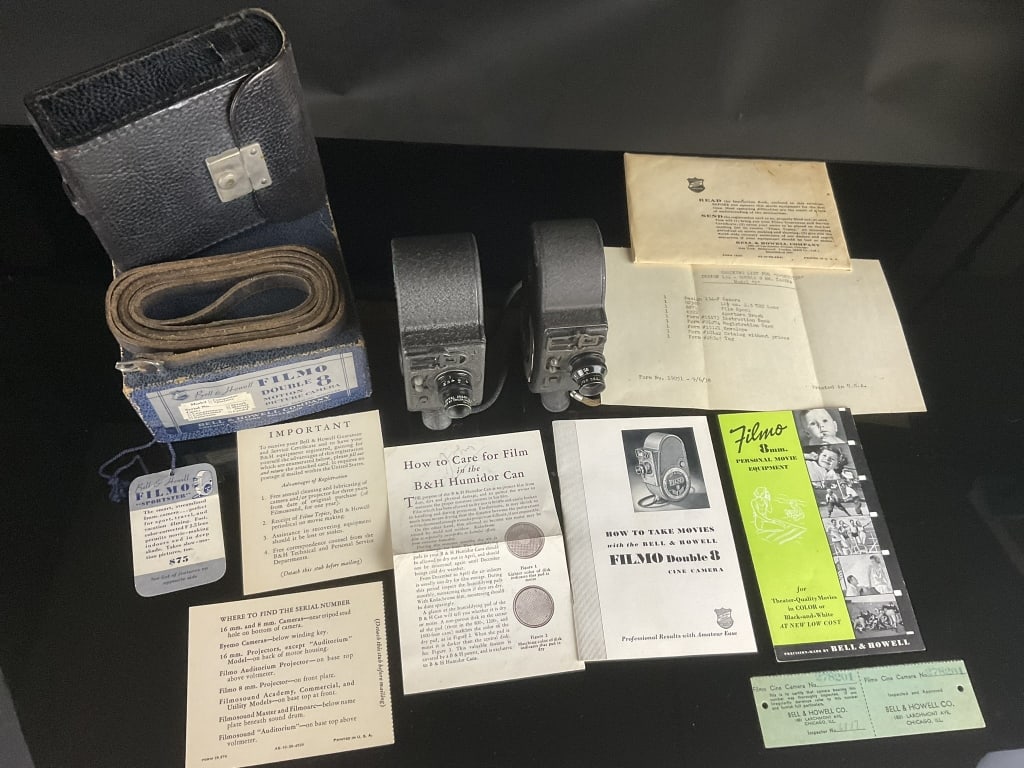 Bell & Howell Filmo Double 8 Film camera (1 of 8)