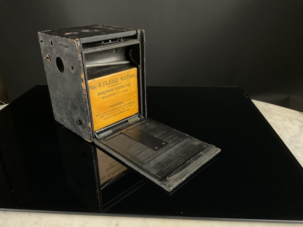 No. 2 Flexo Kodak Camera: Note some rips in leather shown.