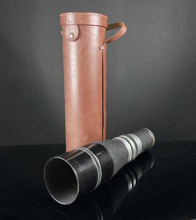 Kilfitt 400mm f/5.6 Lens w/ Case: Apperature baldes are loose and in need of repair.